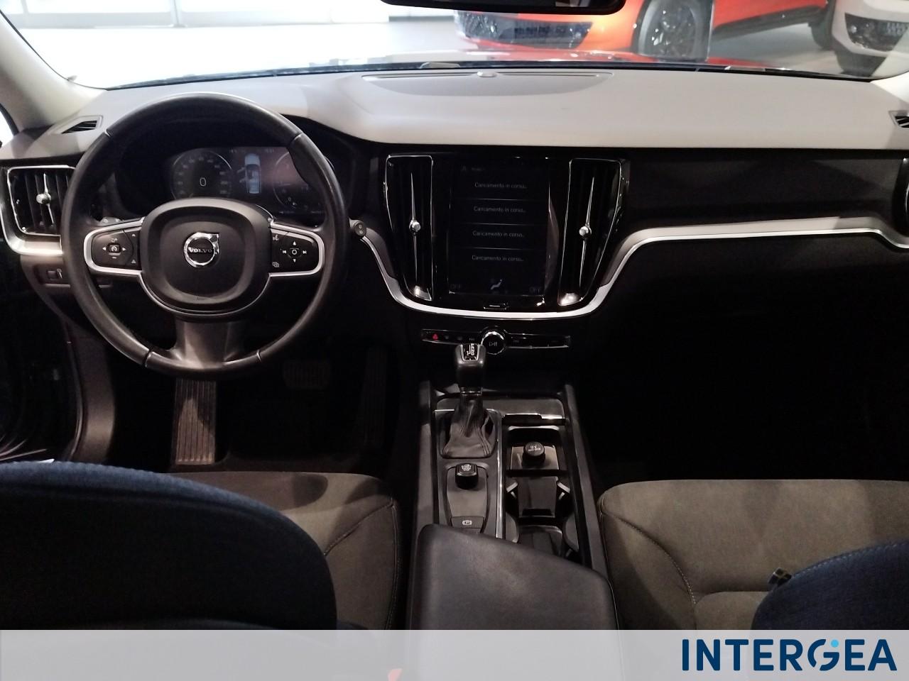 VOLVO V60 2.0 d3 Business geartronic my20