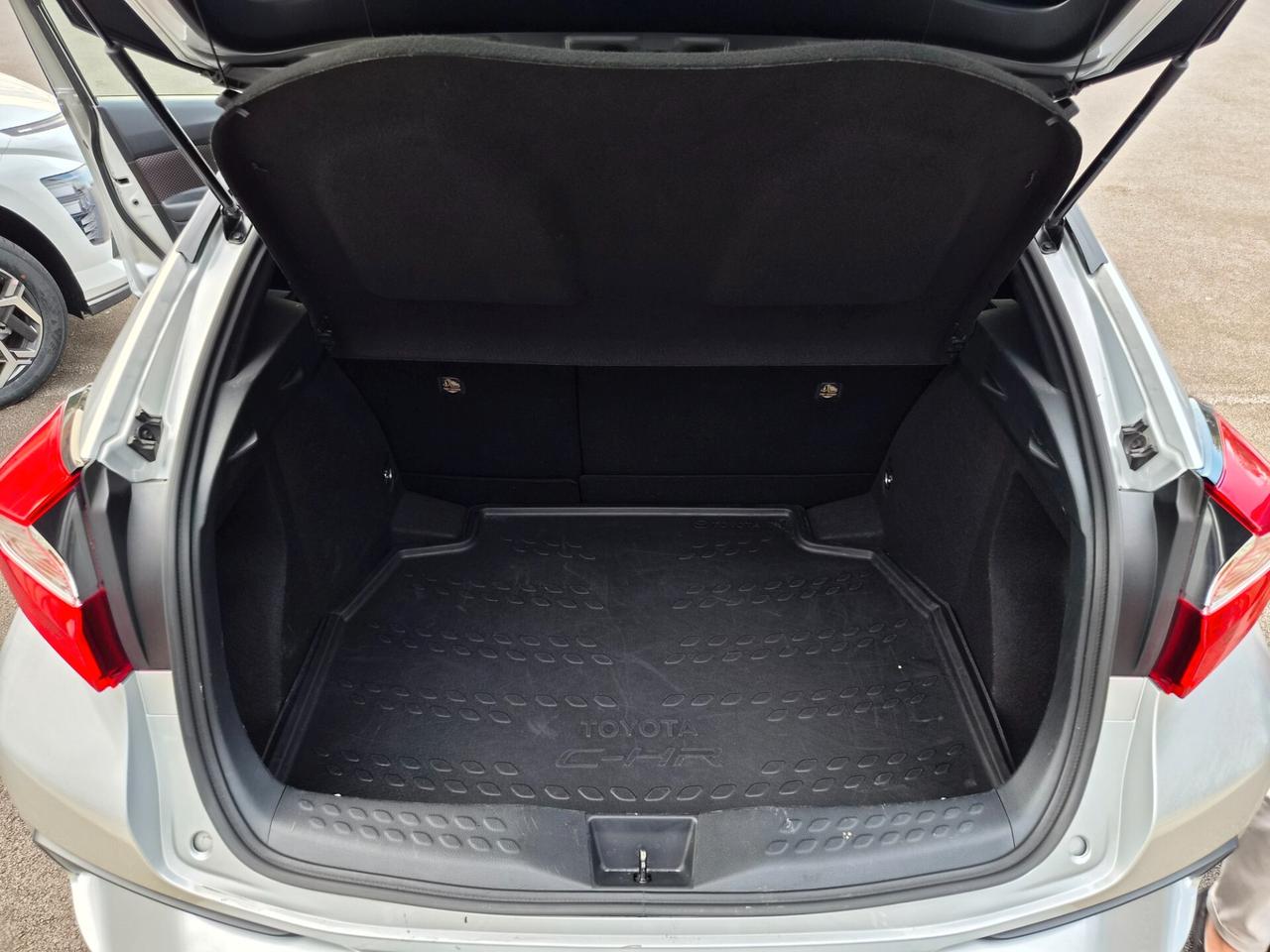 Toyota C-HR 1.8 Hybrid E-CVT Lounge