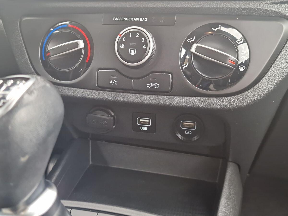HYUNDAI I10 1.0 TECH + CONNECT