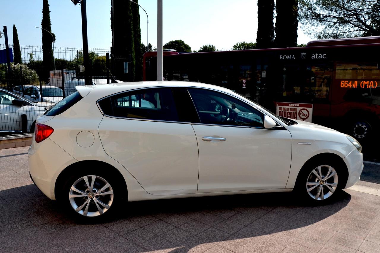 Alfa Romeo Giulietta 1.6 JTD 105CVDISTINCTIVE6MPREZZOSENZAVINCOLIUNIPRO'-GARANZIA12 MESI**DISTRIBUZIONE OK