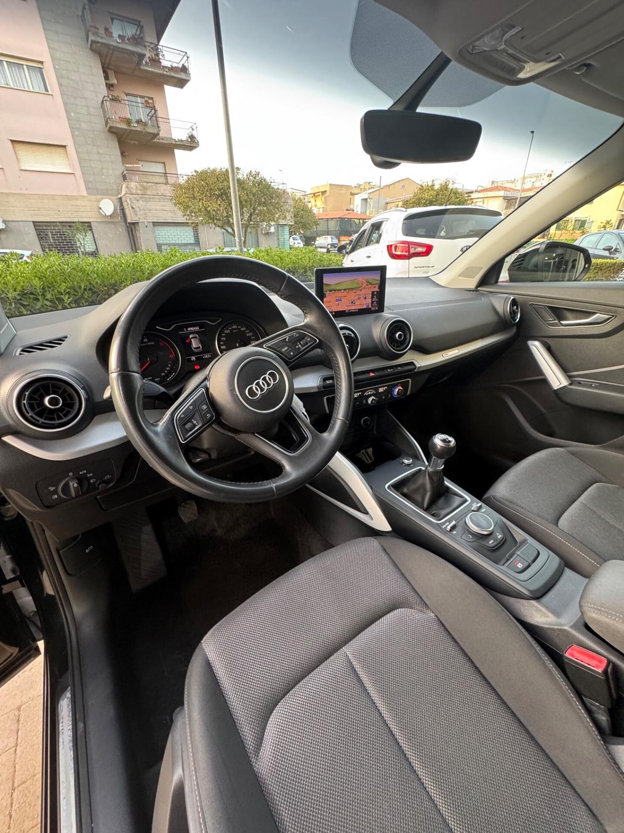 Audi Q2 30 TDI Identity Black