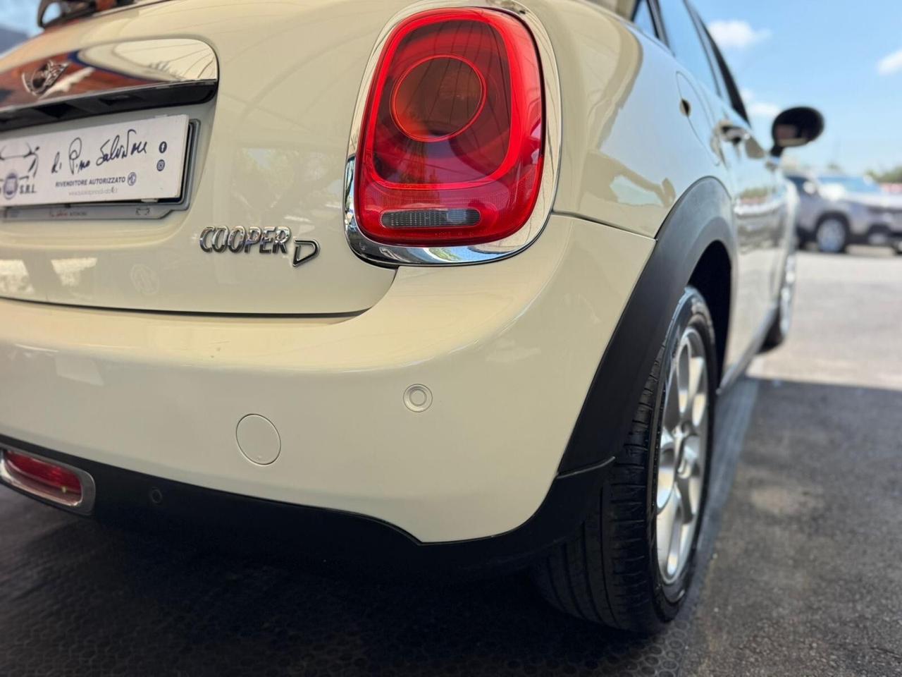 Mini 1.5 Cooper D Business 5 porte