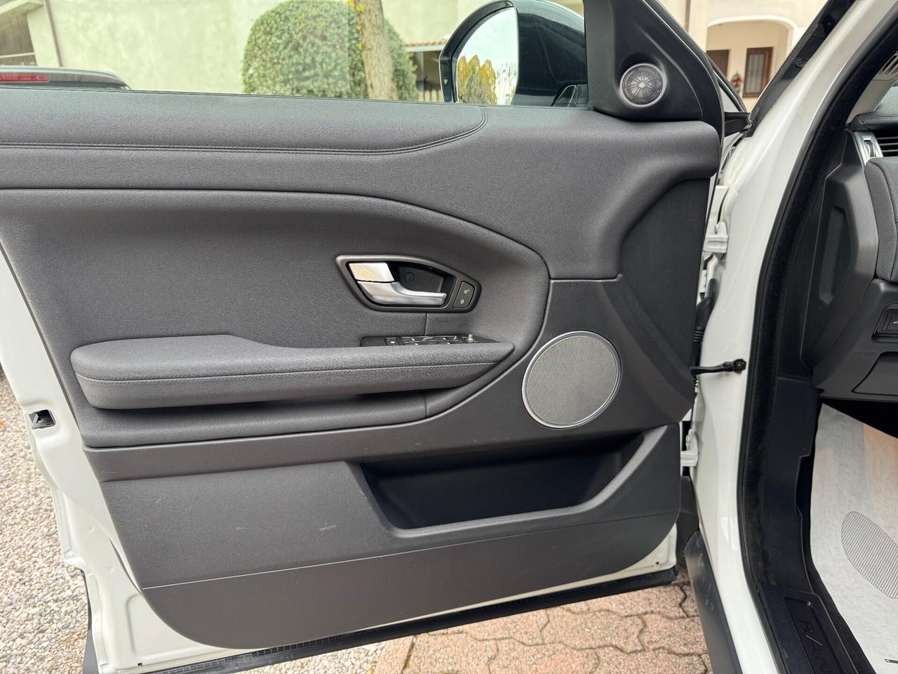 Land Rover Range Evoque 2.0 eD4 5p. SE Black Desing Pack