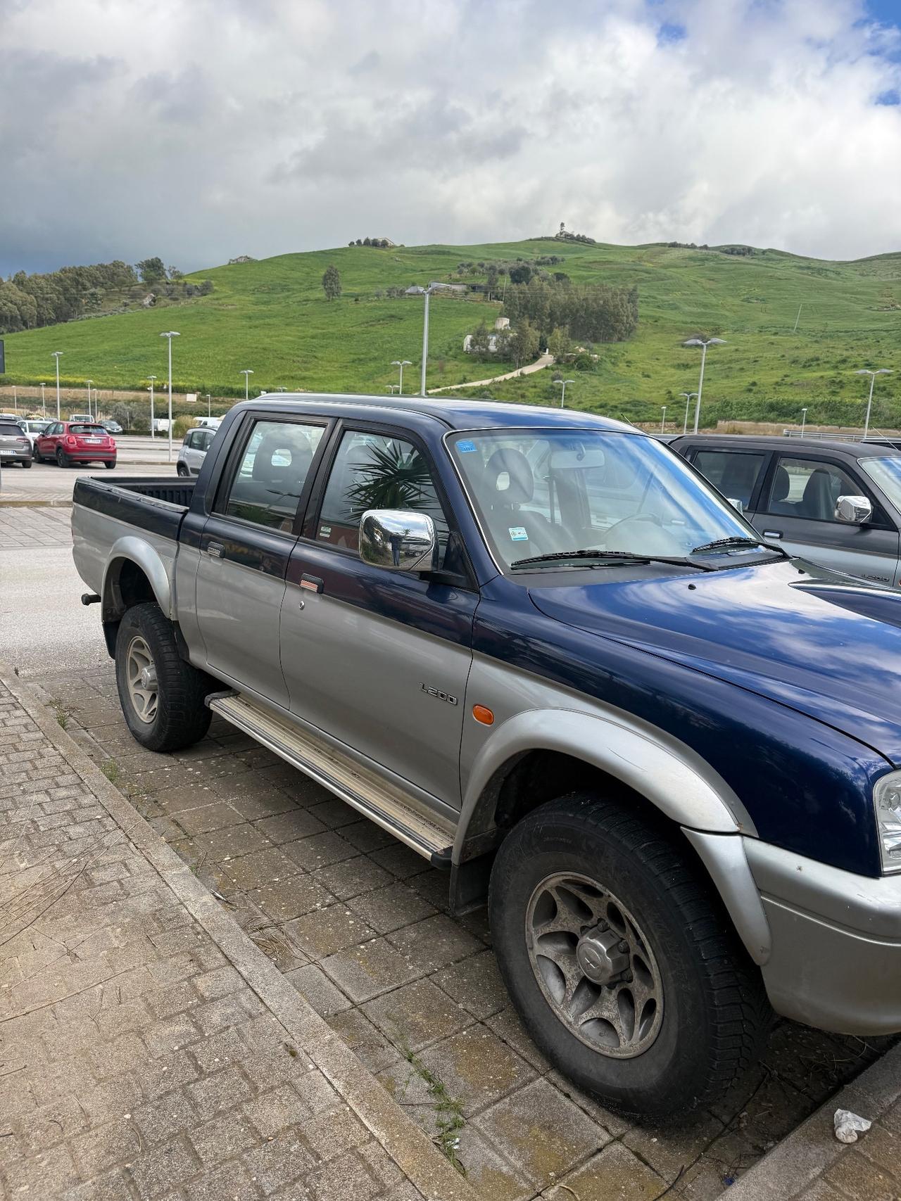 Mitsubishi L200 2.5 TDI 4WD Club Cab Pick-up GLS