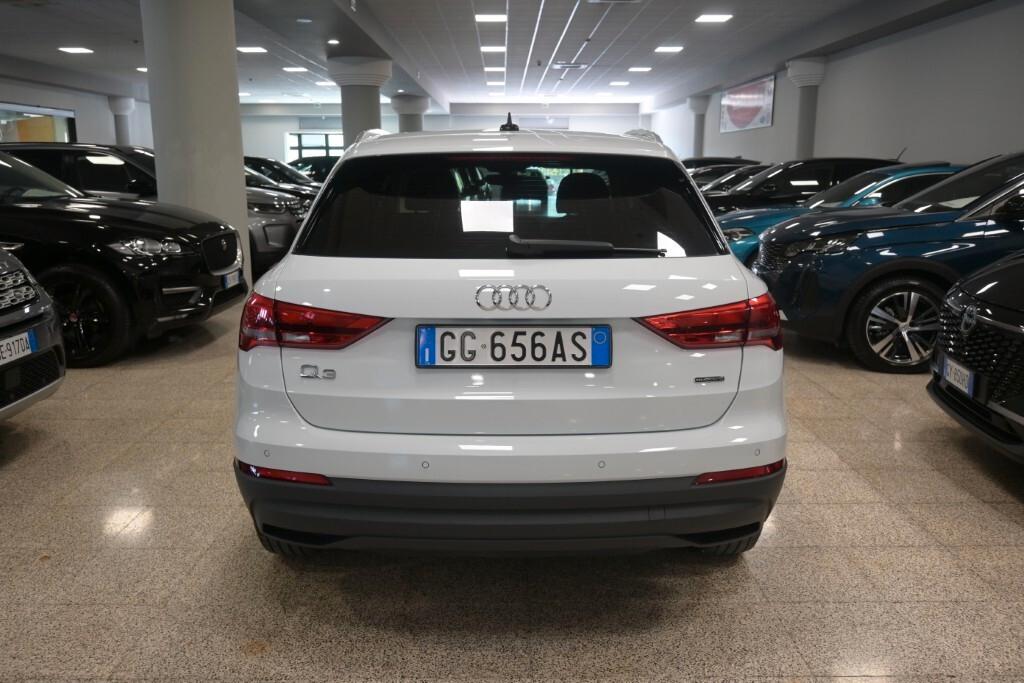 Audi Q3 35 TDI quattro S tronic Business