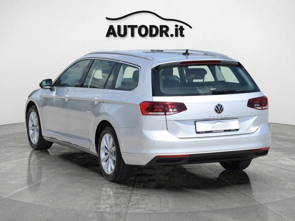 Volkswagen Passat Variant 2.0 TDI EVO Business Fari LED, Navi, Ambient Pack