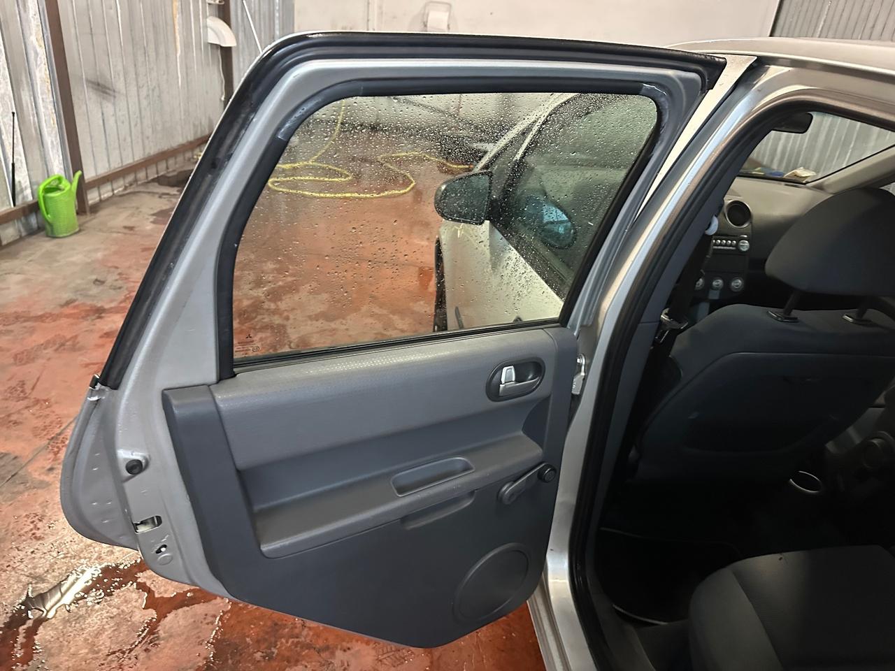 Mitsubishi Colt 1.3 16V 5p. Invite