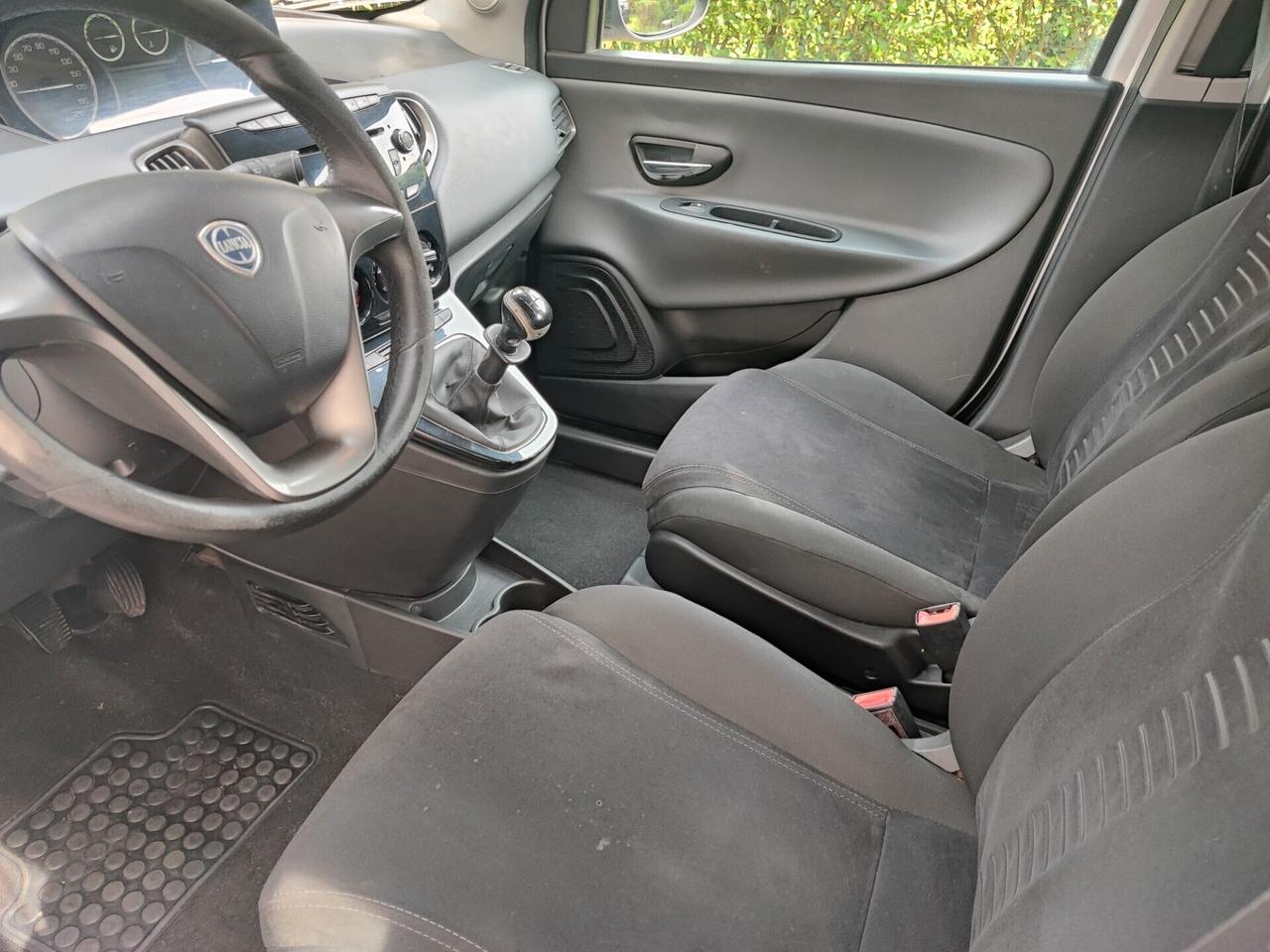 Lancia Ypsilon 1.2 Benz 5 porte euro 5B neopatentati