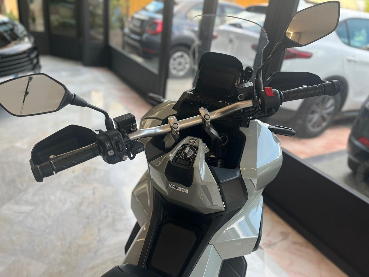 Honda ADV abs km 0 2025