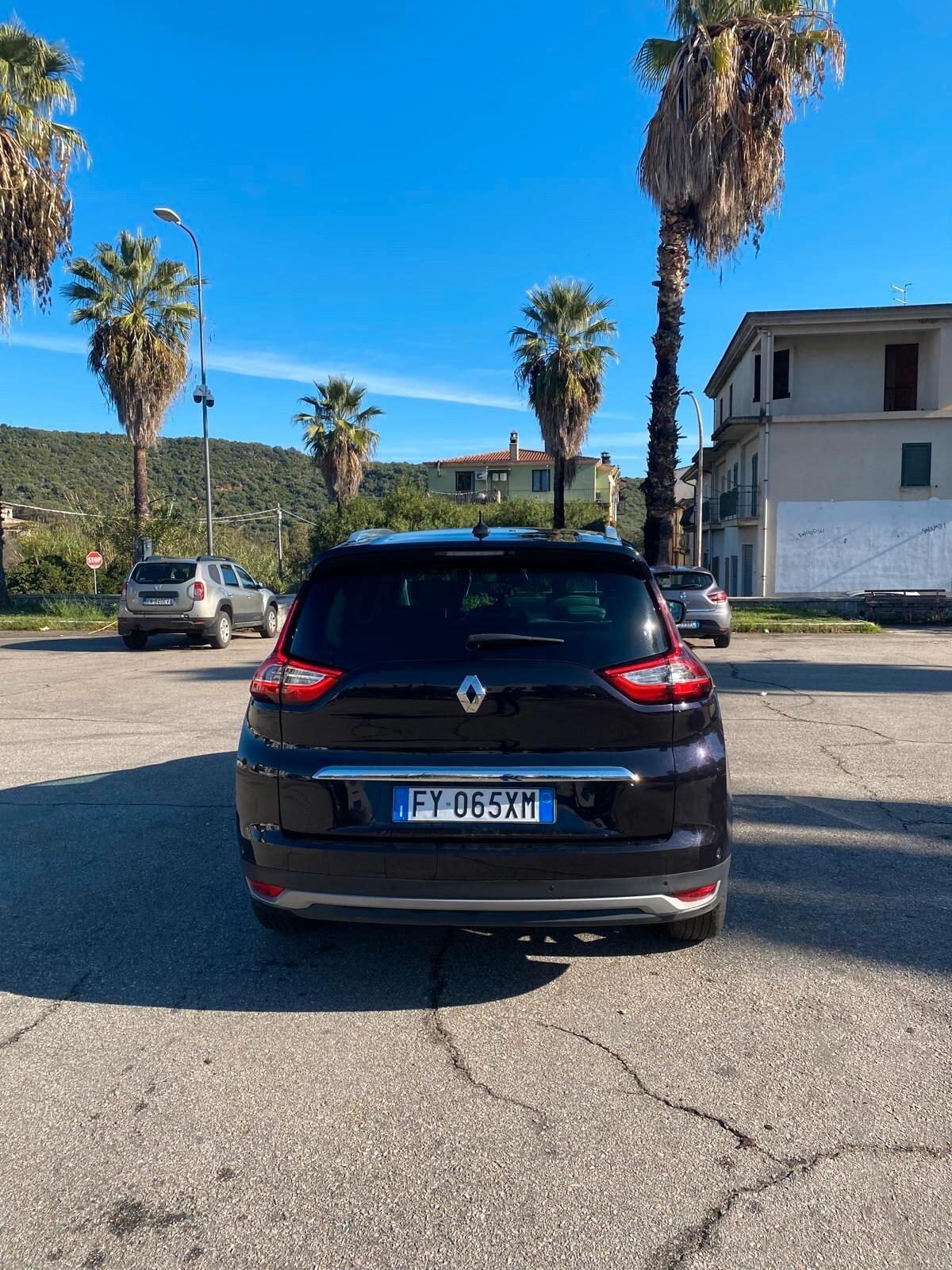 Renault Grand Scenic Blue dCi 120 CV EDC Initiale Paris