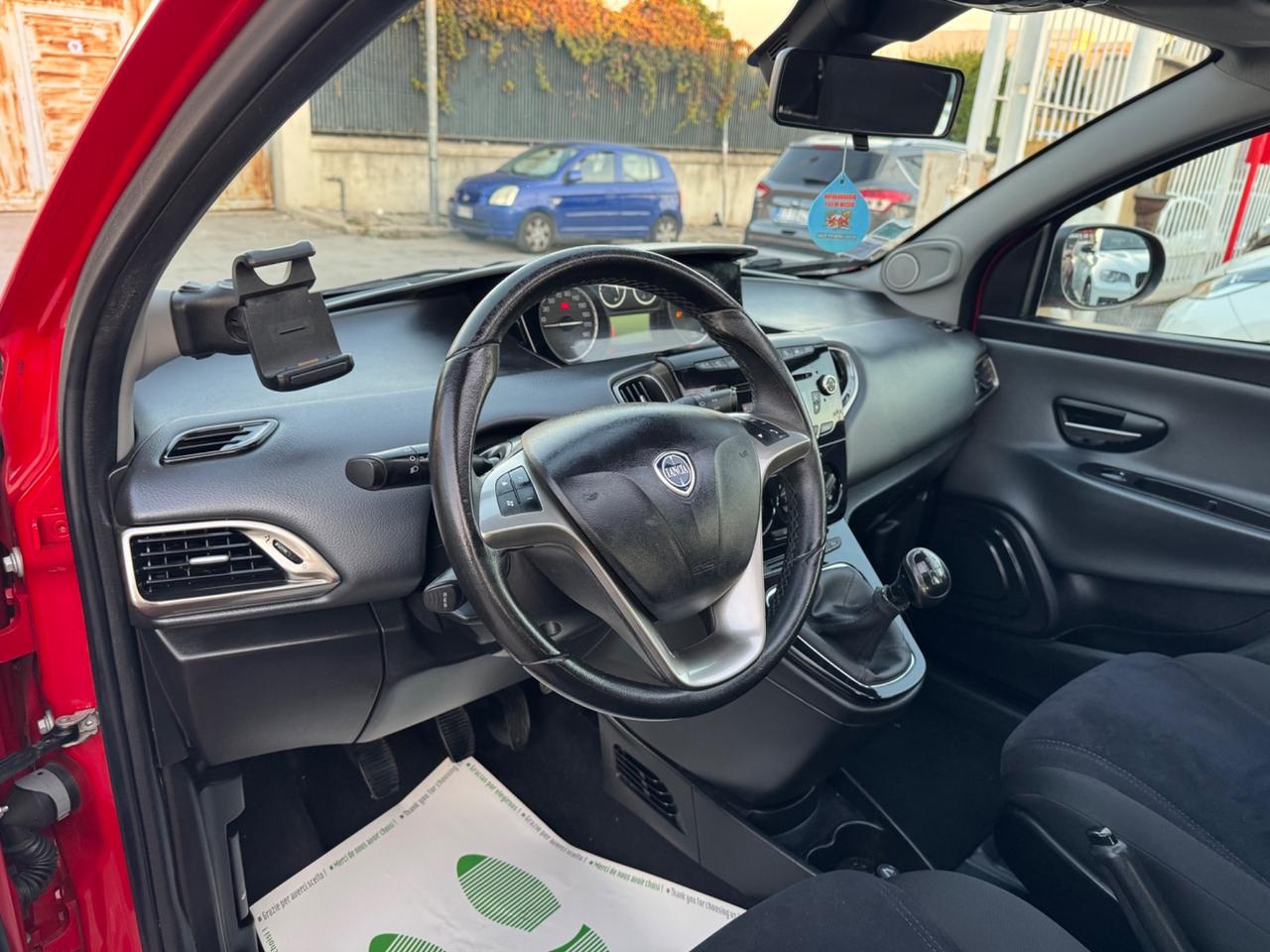 Lancia Ypsilon 1.3 MJT 95CV Platinum TETTO