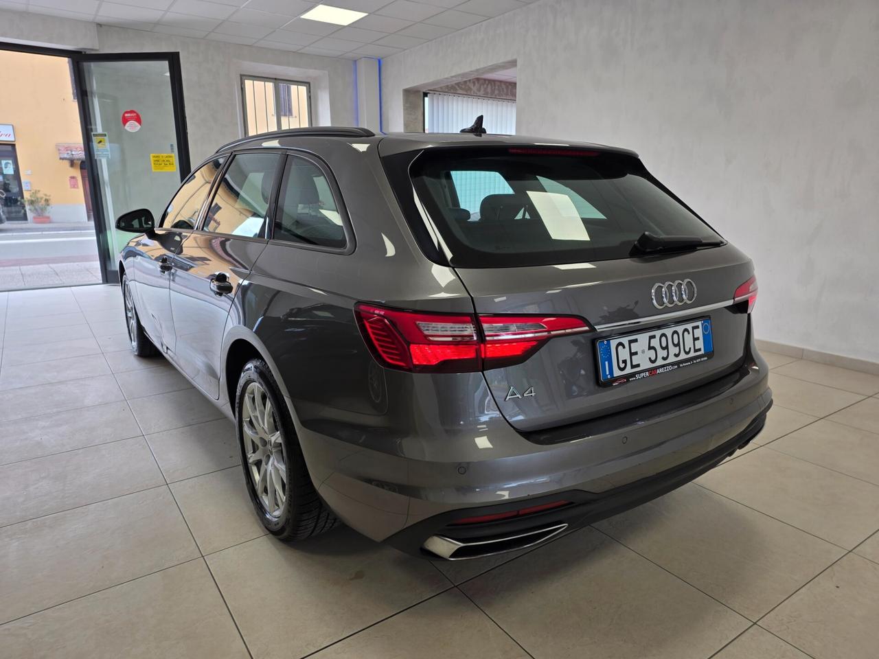 Audi A4 40 TDI S tronic Business Advanced
