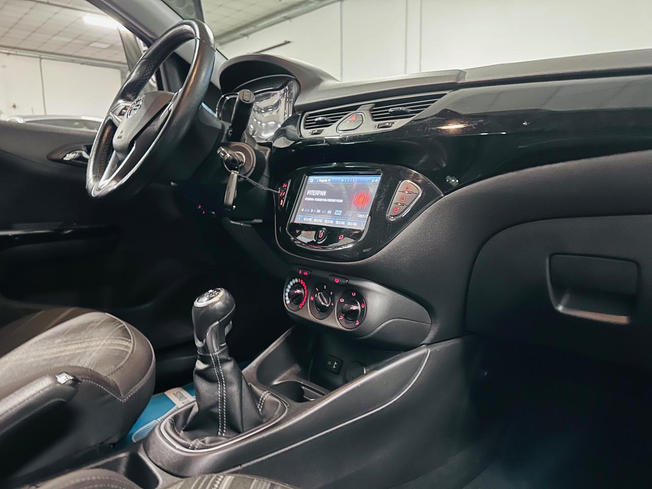 Opel Corsa 1.2 Coupé b-Color