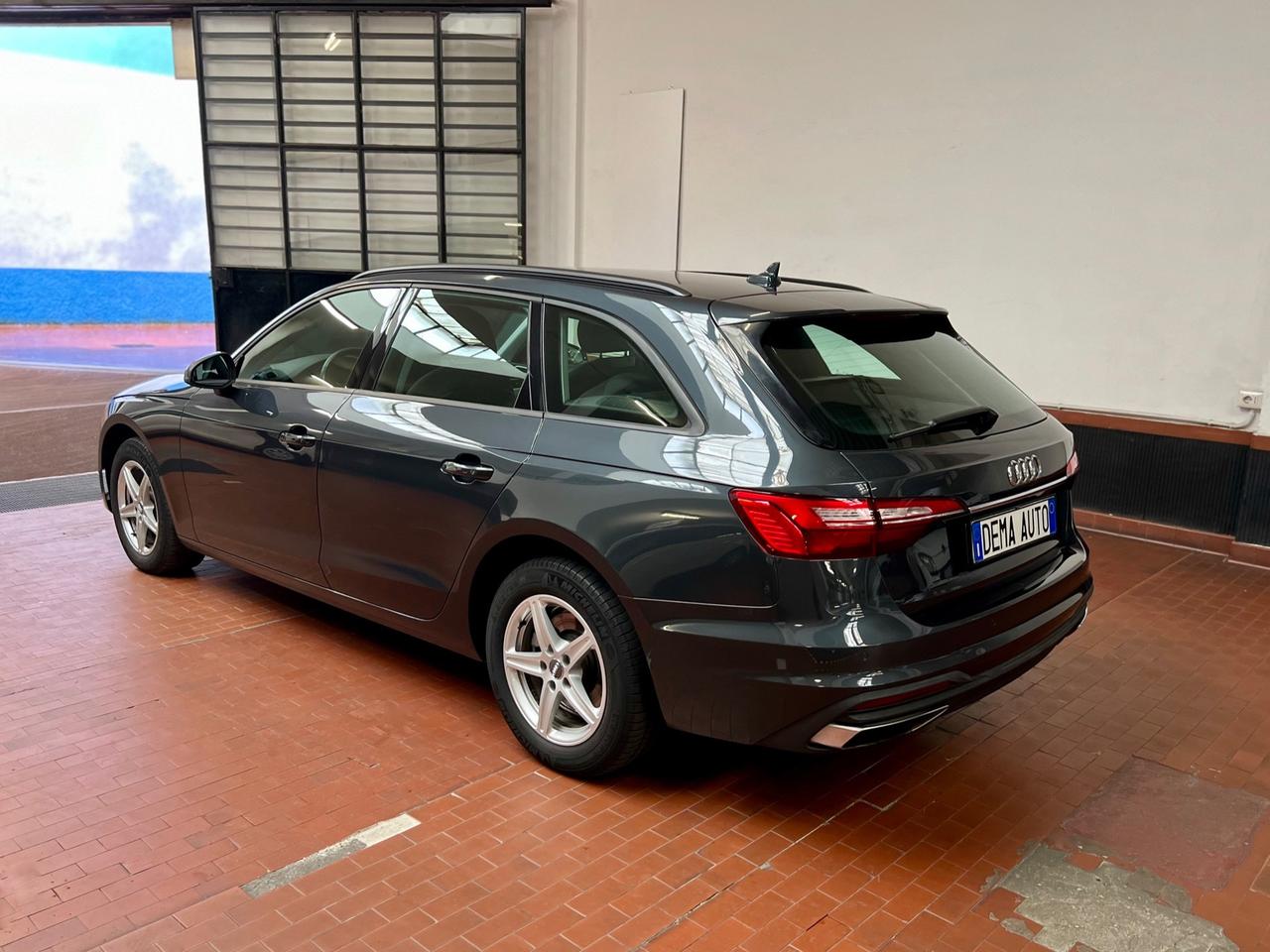 Audi A4 Avant Ibrida TDI/163 CV S-Tronic