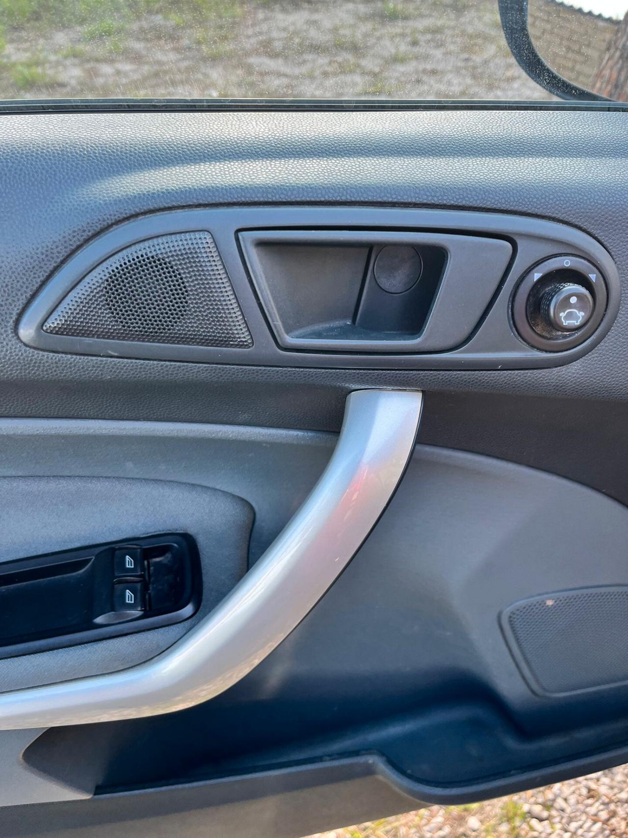 Ford Fiesta 1.2 82CV 3 porte Titanium