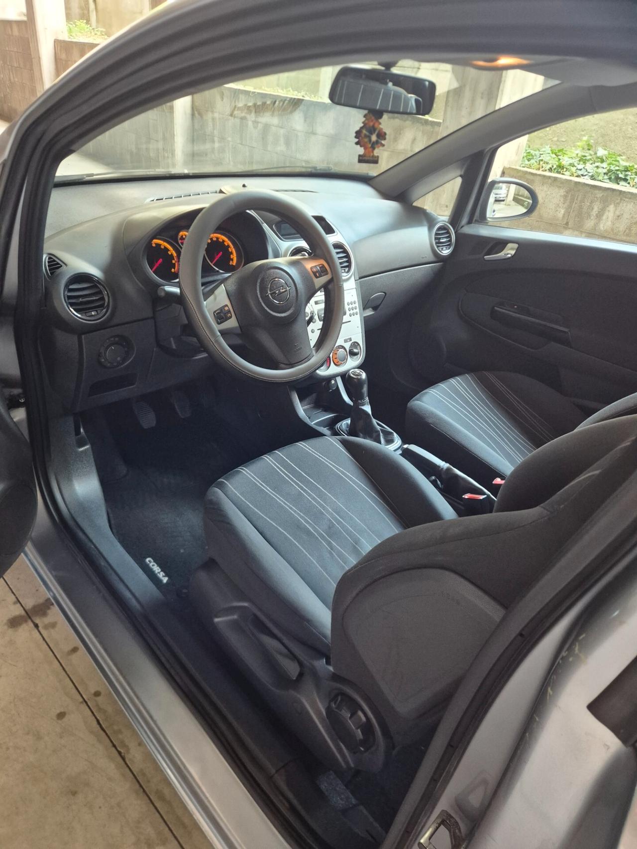 OPEL CORSA 1.4 BENZINA SPORT NEO PATENTATI
