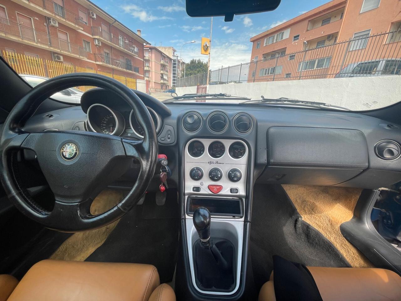 Alfa Romeo GTV Spider 2.0i 16V Twin Spark cat L -spider