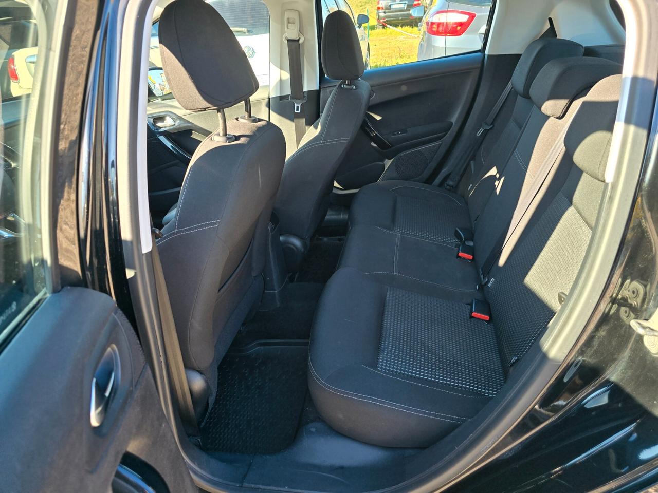 Peugeot 208 BlueHDi 100 5 porte Allure