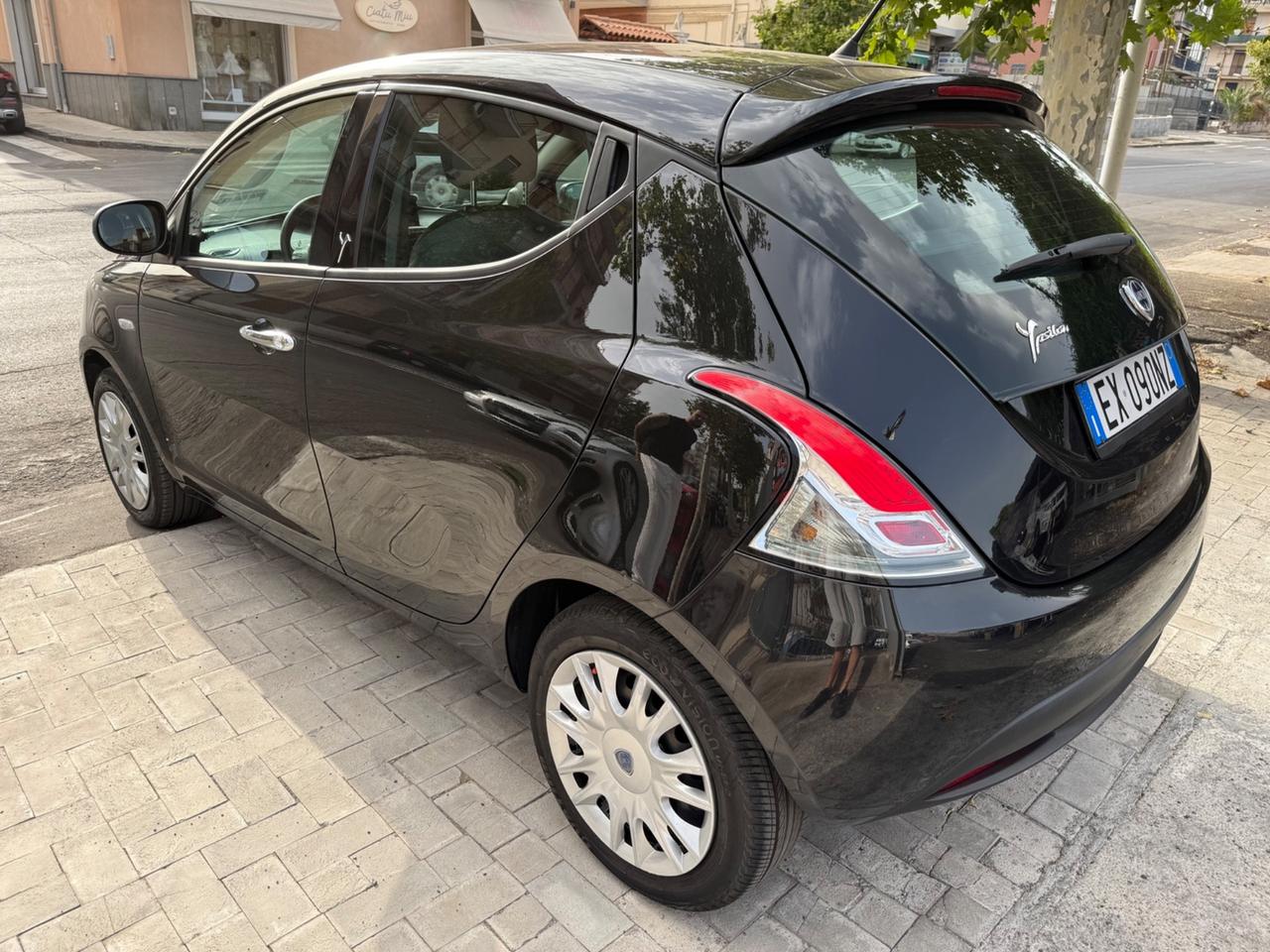 Lancia Ypsilon 1.2 69 CV 5 porte Platinum