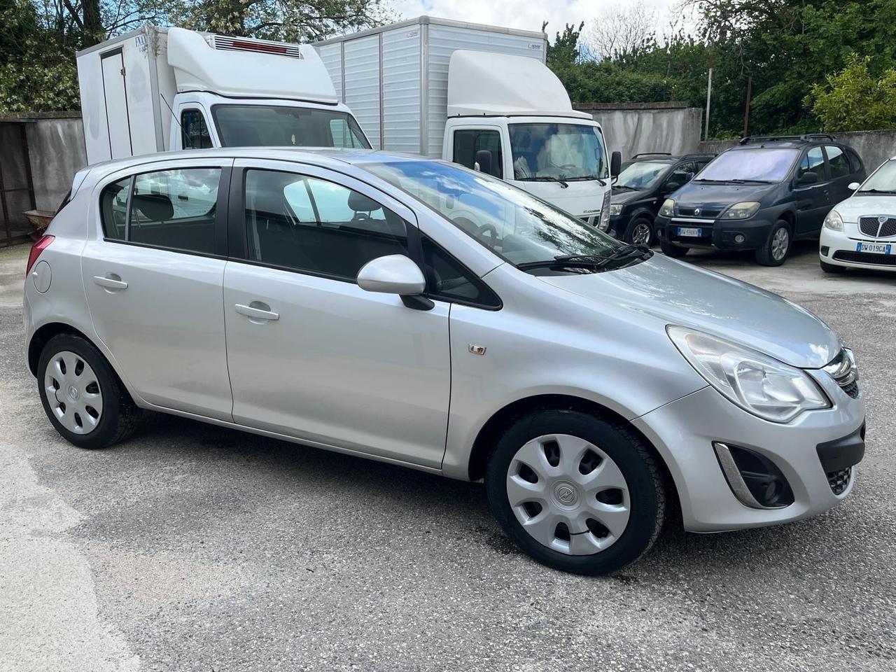 Opel corsa 5 P-1.2 benz. Km 100000-2013