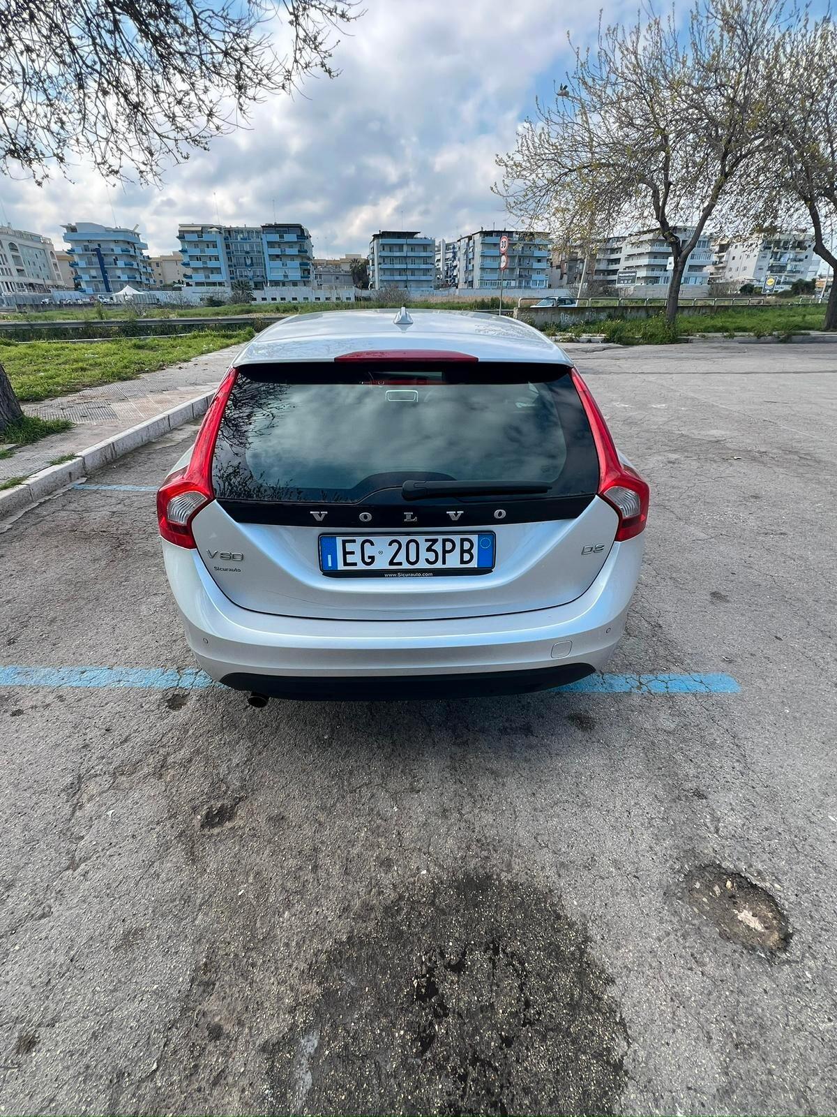 Volvo V60 D3 Momentum - 2011