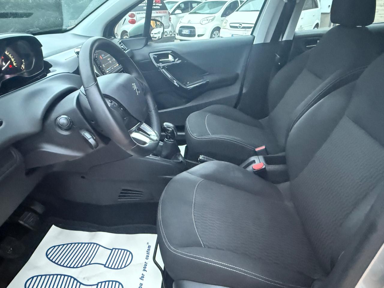 Peugeot 208 PureTech 82 5 porte Allure