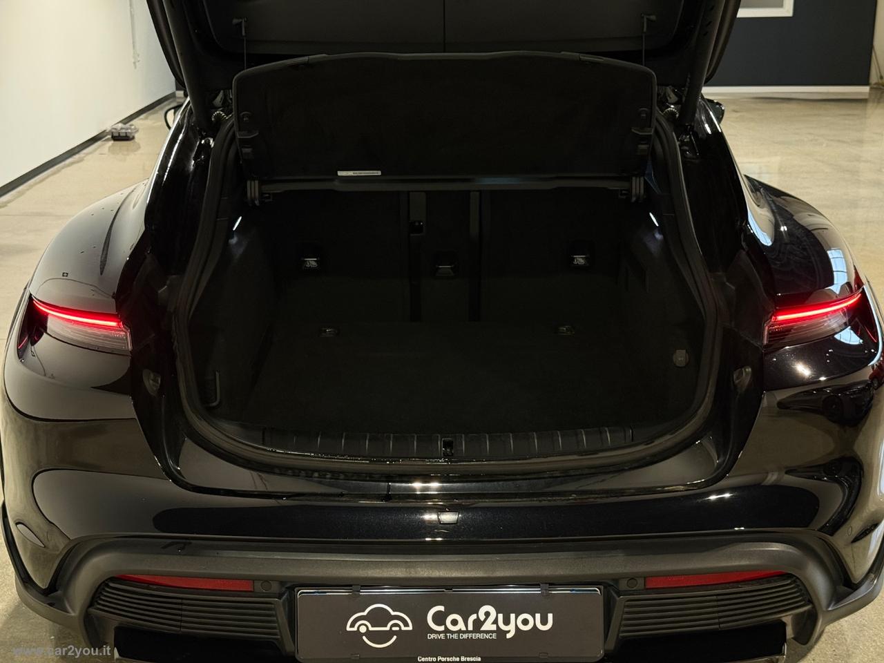 PORSCHE Taycan 4 Cross Turismo