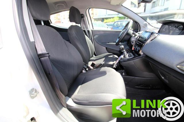 LANCIA Ypsilon 1.0 FireFly 5 porte S&S Hybrid Alberta Ferretti