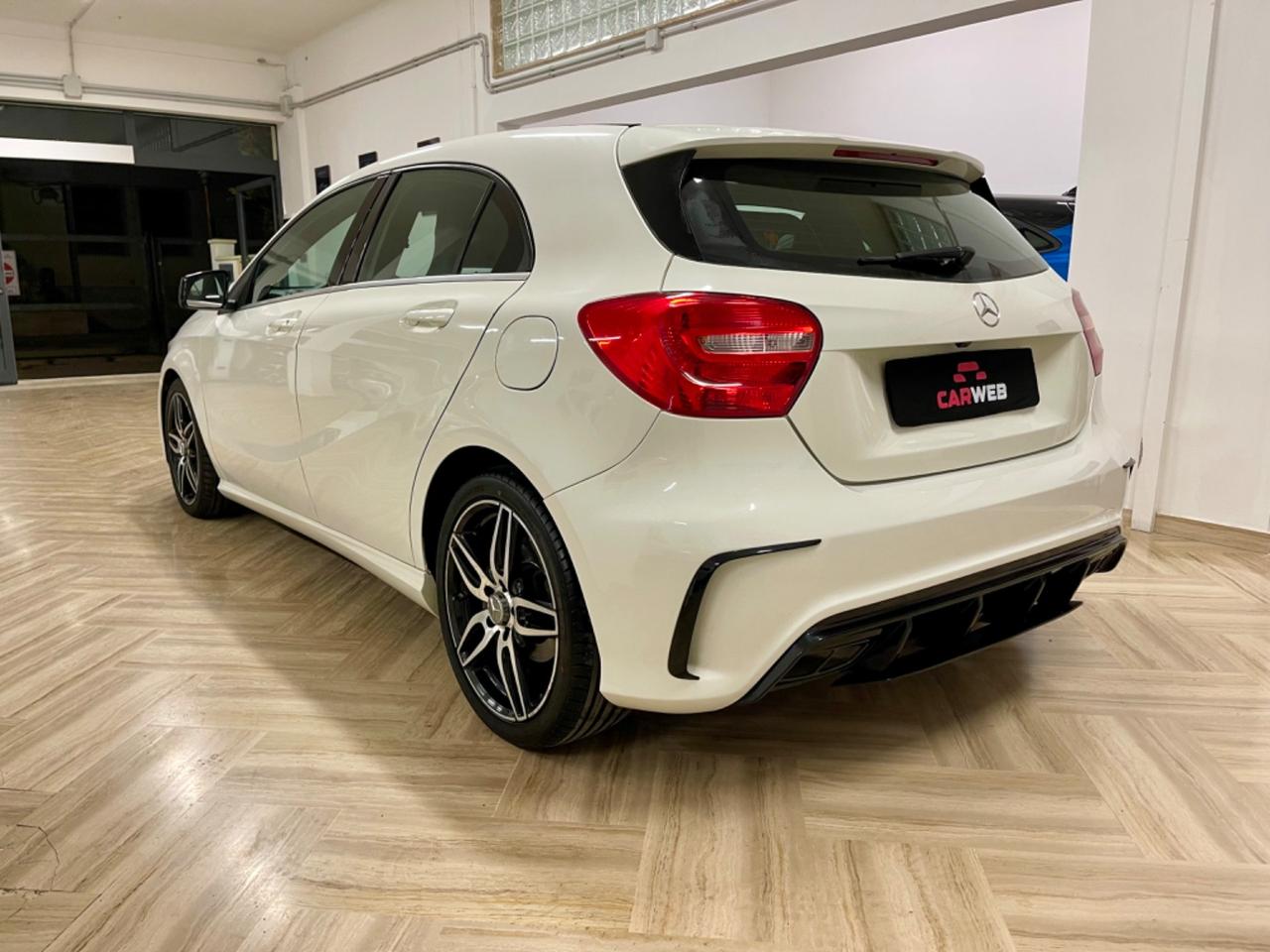 MERCEDES A180 Sport NAVY Cam 2013