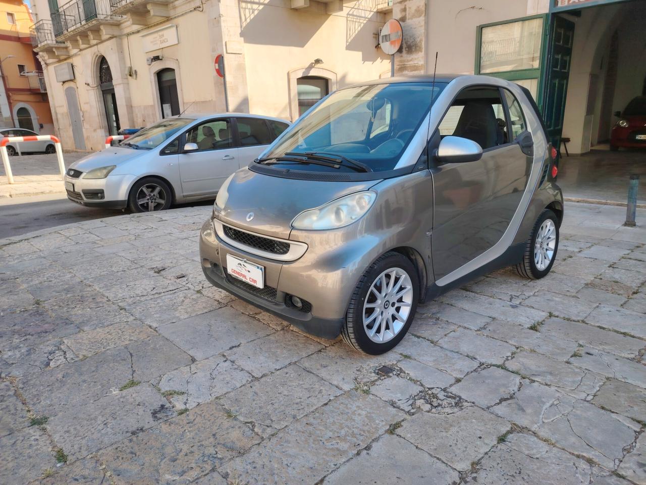 Smart ForTwo 1000 52 kW MHD coupé passion
