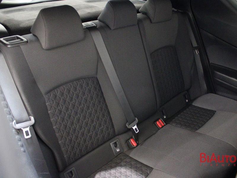 Toyota C-HR C-HR 1.8 Hybrid E-CVT Trend