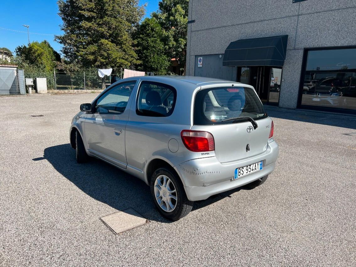 Toyota Yaris Yaris 3p 1.0 - 102.500 KM - NEOPATENTATI