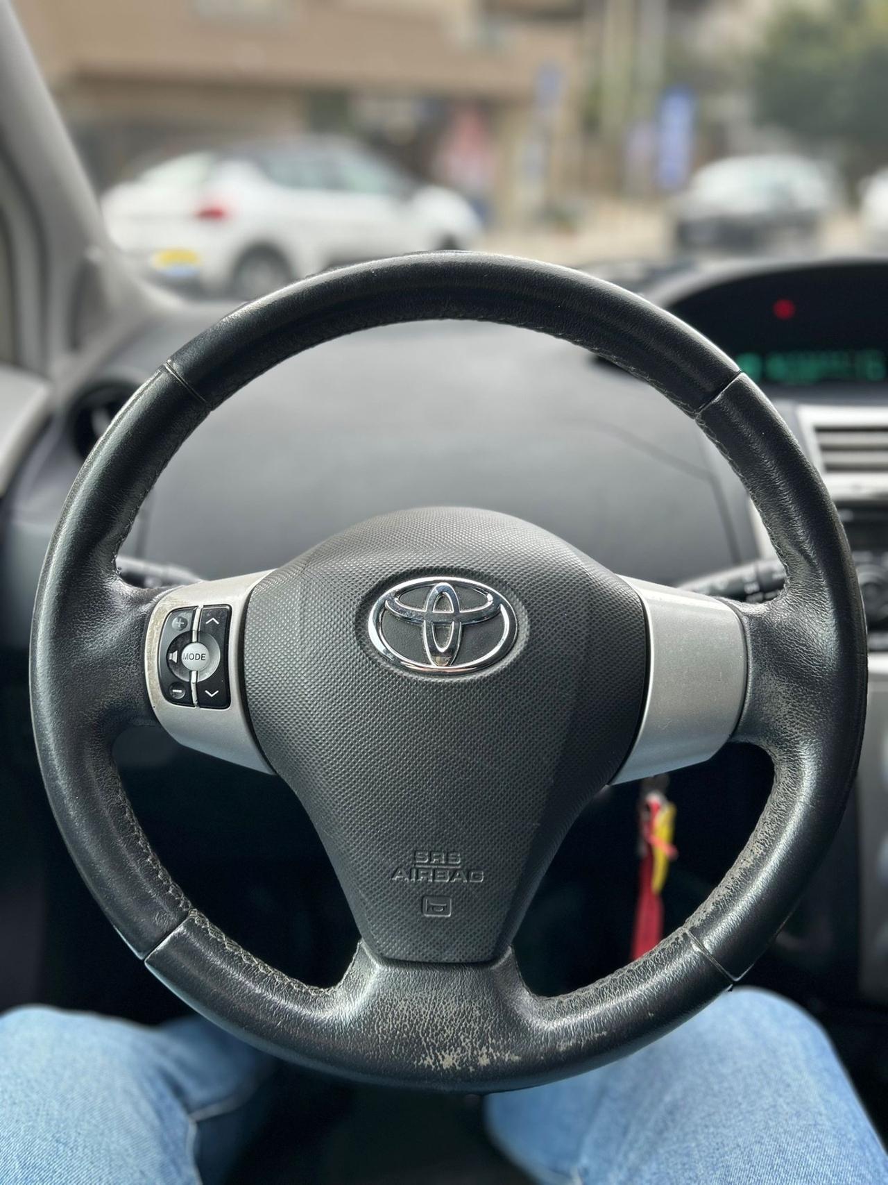 Toyota Yaris 1.3 5 porte Sol