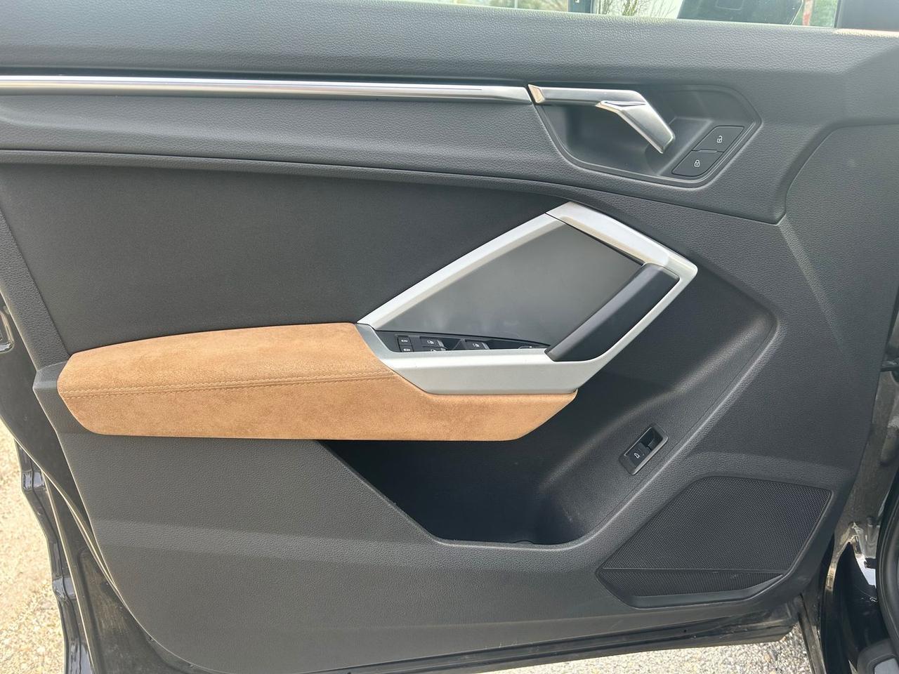 Audi Q3 S TRONIC S-LINE EDITION 2.0 35 TDI #9862