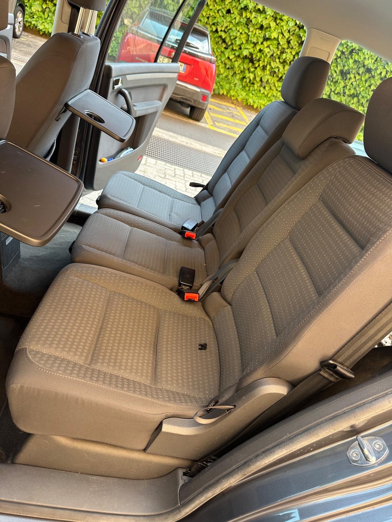 Volkswagen Touran 1.6 16V FSI Goal