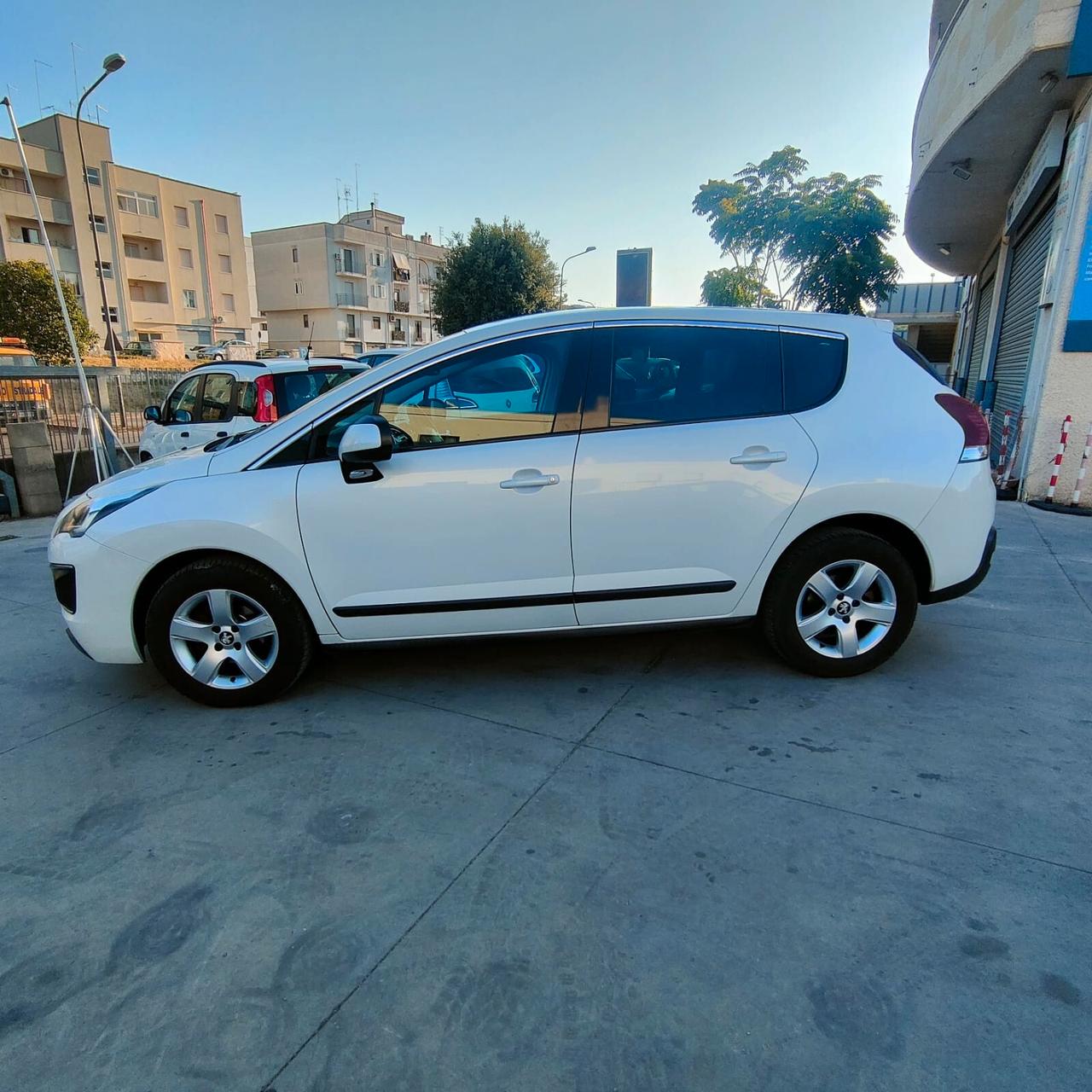 Peugeot 3008 1.6 HDi 115CV Business