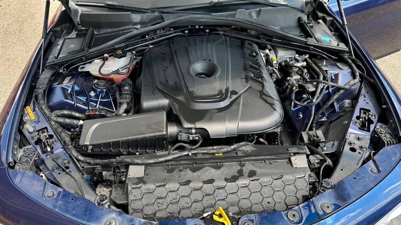 Alfa Romeo Giulia 2.2 Turbodiesel 160 CV AT8 (Motore Rotto)