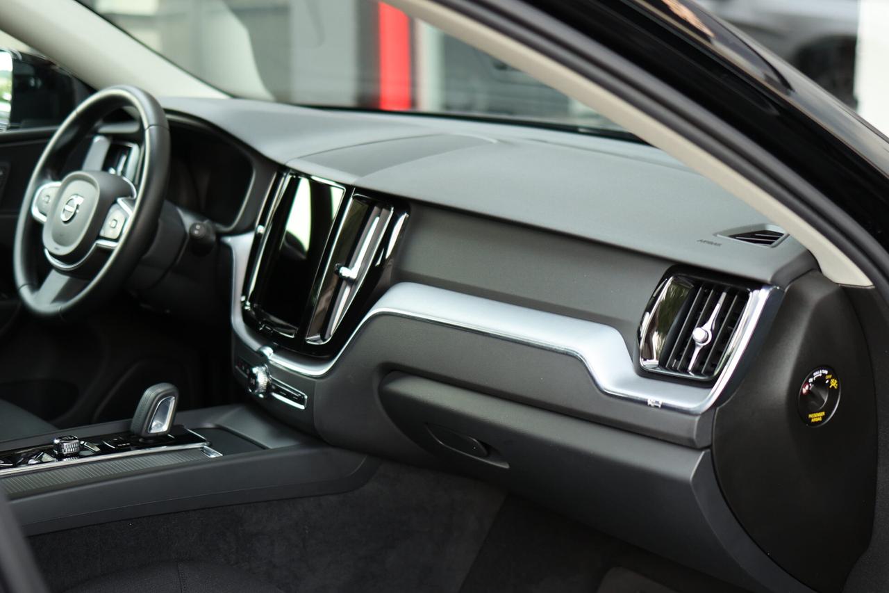 Volvo XC 60 XC60 B4 (d) AWD Geartronic Momentum Pro