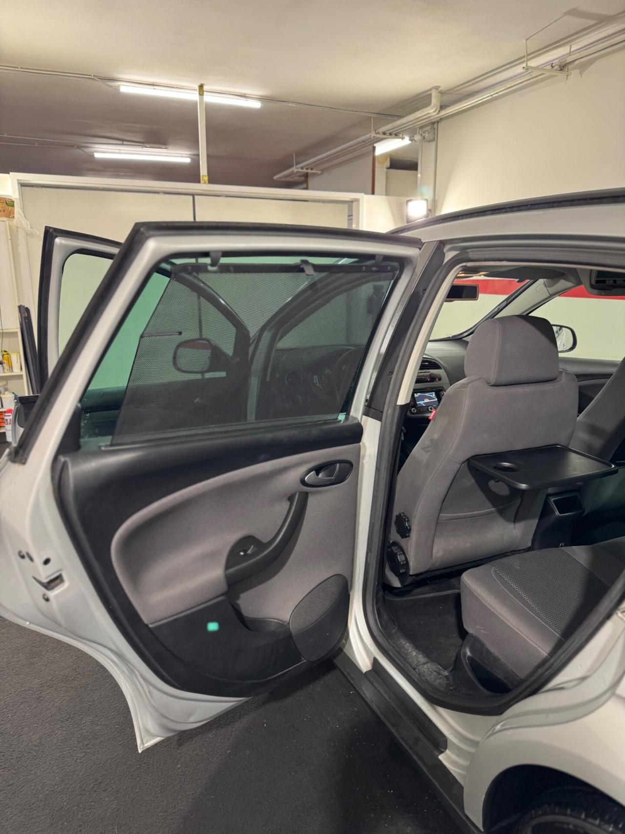 Seat Altea XL 1.6 TDI 105 CV Tv interna