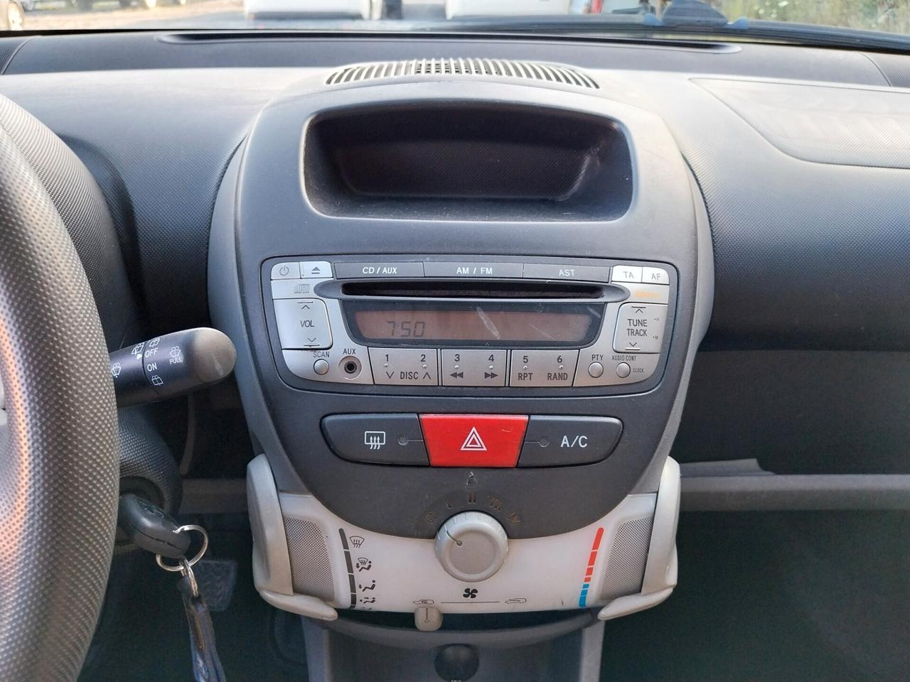PEUGEOT 107 1.0 BENZINA 2008 120.000 KM