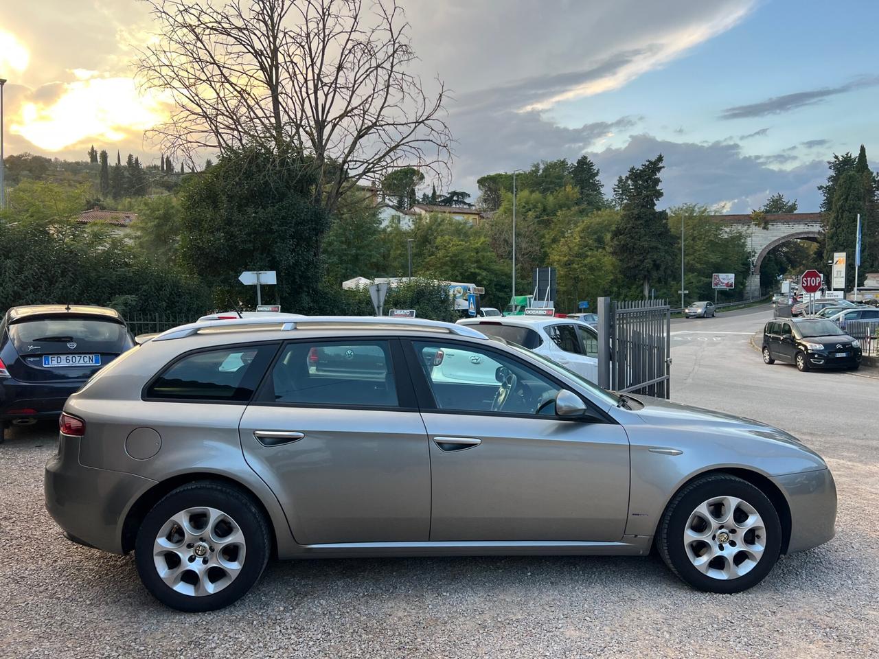 Alfa Romeo 159 1.9 JTDm 16V Sportwagon Distinctive