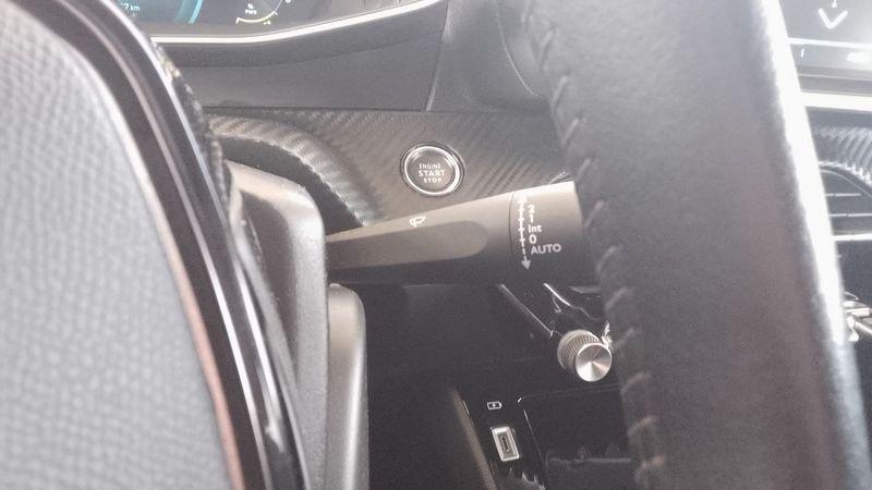 Peugeot e-2008 e 100kW Allure Pack