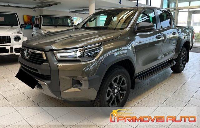 TOYOTA Hilux 2.8 D A/T 4 porte Double Cab Invincible