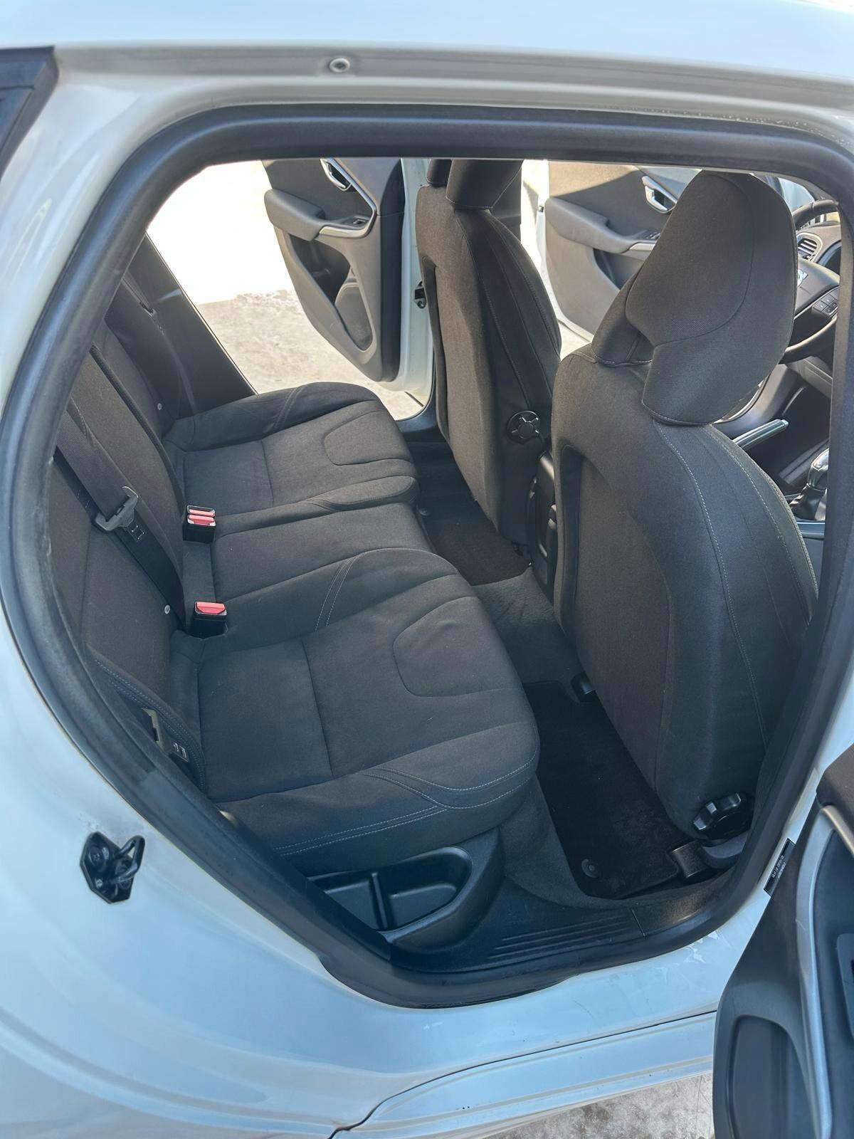 Volvo V40 D2 1.6 Summum