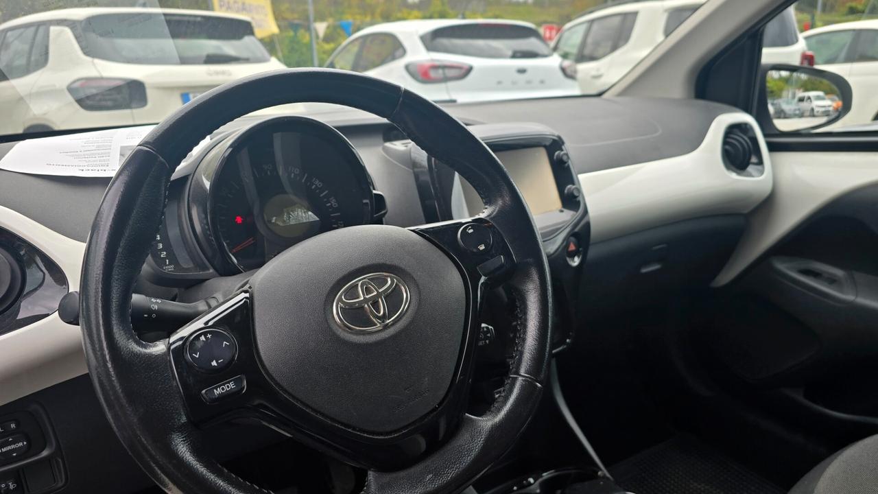 Toyota Aygo 1.0 VVT-i 69 CV 5 porte x-cool