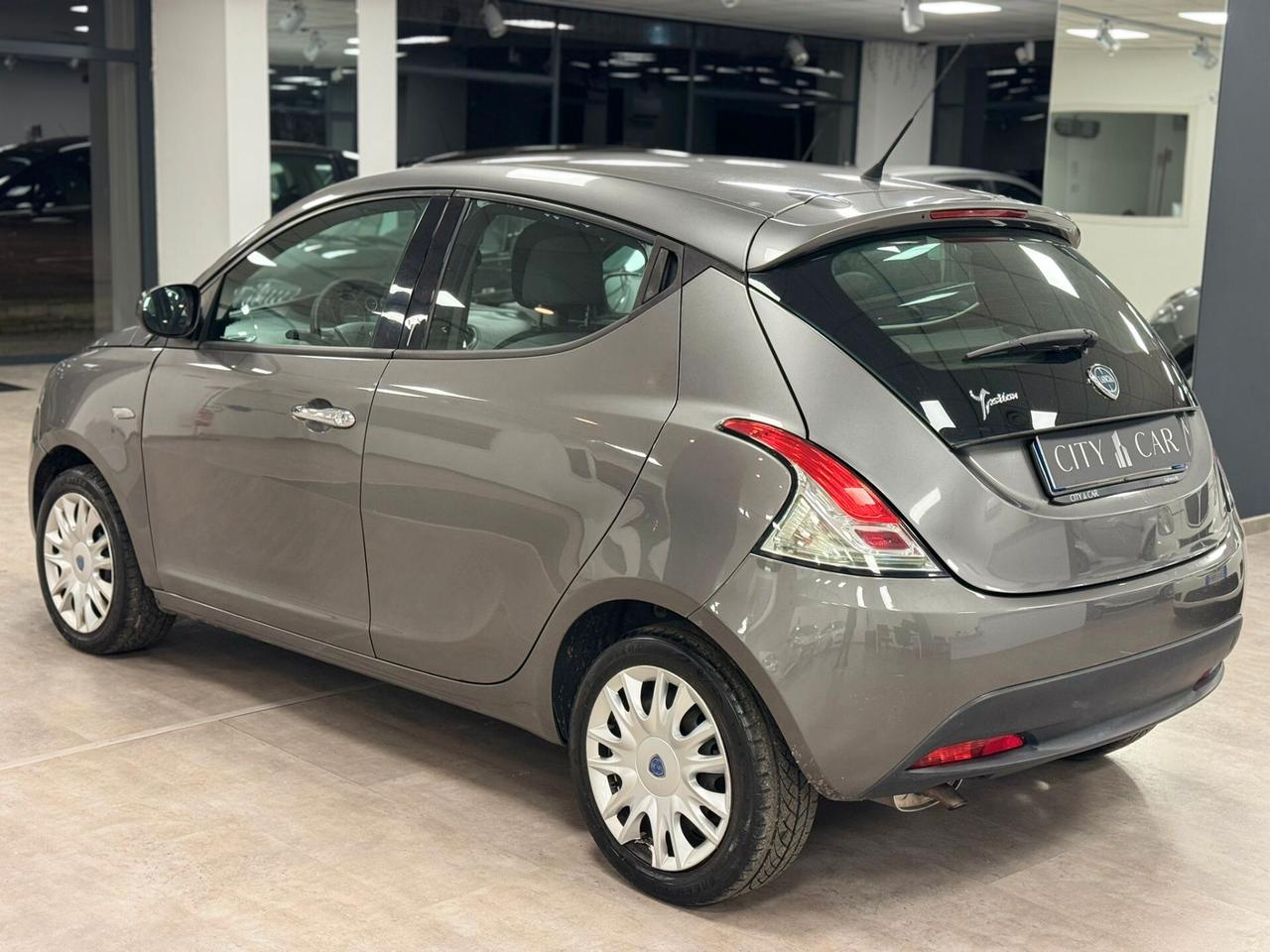 Lancia Ypsilon 1.2 69 CV 5 porte Platinum