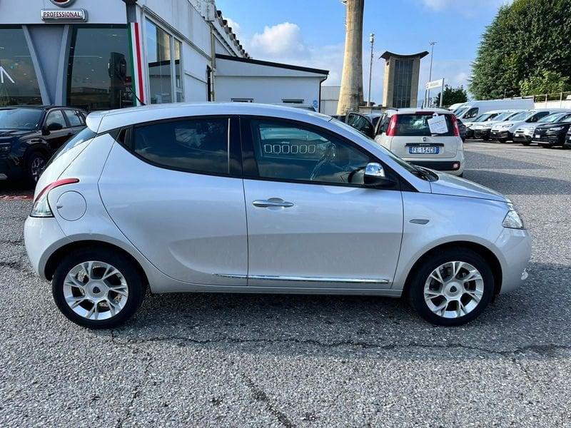 Lancia Ypsilon 1.2 69 CV 5 porte S&S Platinum