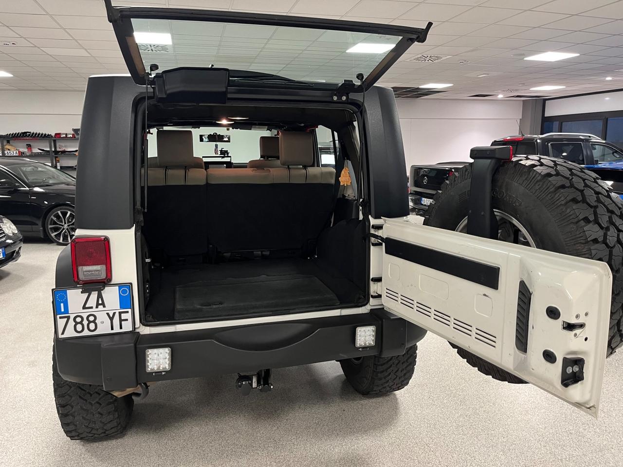 Jeep Wrangler Unlimited 3.8 V6 Sahara Auto 208cv