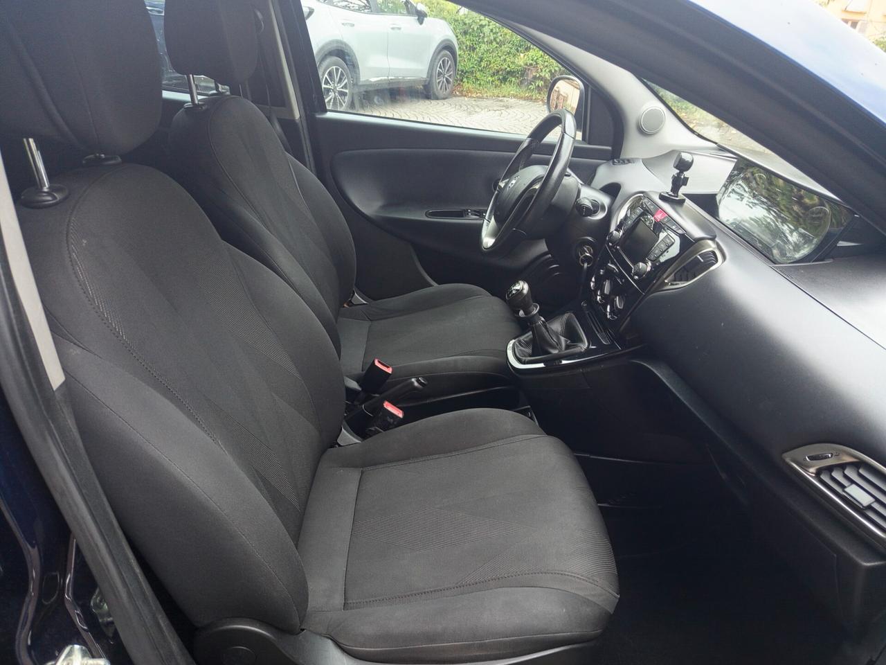Lancia Ypsilon 1.2 69 CV 5 porte S&S Platinum 11/2018