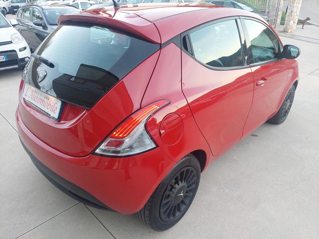 Lancia Ypsilon 1.3 MJT 16V 95 CV 5 porte 2015